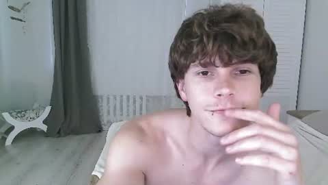 Snapshot of eric_crush chatting on 07/15/26, 12:43 Eric Crush online show from 07/15/26, 12:43