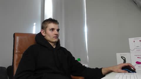    online show from 09/19/25, 08:05