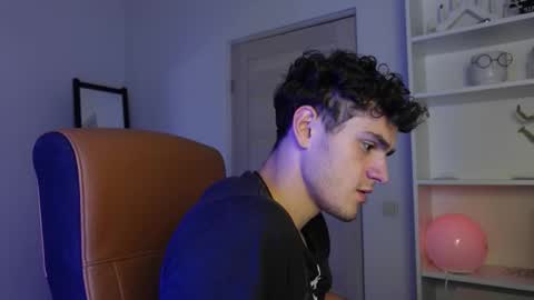    online show from 10/06/25, 06:27