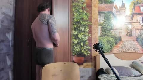 Eric online show from 12/01/25, 02:16