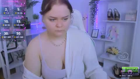 erica_love_ online show from 12/18/25, 07:03