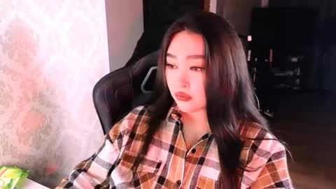 Erica Wayne online show from 12/15/25, 01:32