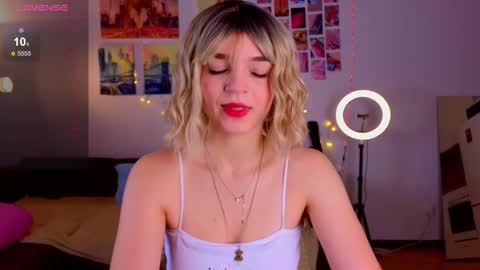 Snapshot of erica_winterr chatting on 01/21/25, 06:22 Erica Winterr online show from 01/21/25, 06:22