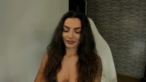 Snapshot of erica_xoo chatting on 06/29/26, 04:52 Riaaa online show from 06/29/26, 04:52