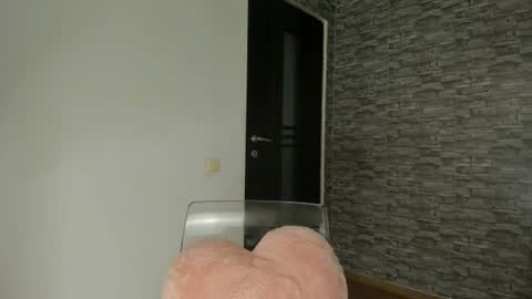Snapshot of erica_xoo chatting on 06/29/26, 10:15 Riaaa online show from 06/29/26, 10:15