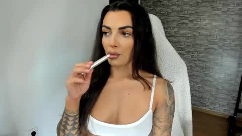 Snapshot of erica_xoo chatting on 07/01/26, 10:17 Riaaa online show from 07/01/26, 10:17