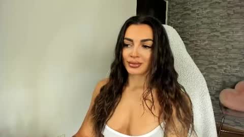 Snapshot of erica_xoo chatting on 07/21/26, 04:59 Riaaa online show from 07/21/26, 04:59