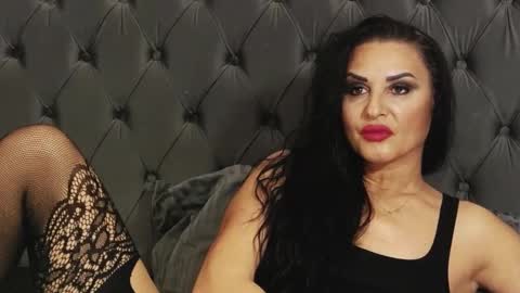 Snapshot of ericarosse chatting on 12/02/24, 10:12 Erica online show from 12/02/24, 10:12