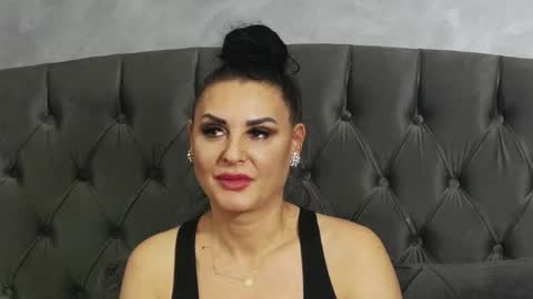 Snapshot of ericarosse chatting on 12/12/24, 07:04 Erica online show from 12/12/24, 07:04