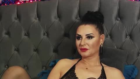 Snapshot of ericarosse chatting on 12/21/24, 07:49 Erica online show from 12/21/24, 07:49