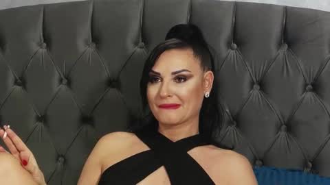 Snapshot of ericarosse chatting on 01/21/25, 09:15 Erica online show from 01/21/25, 09:15