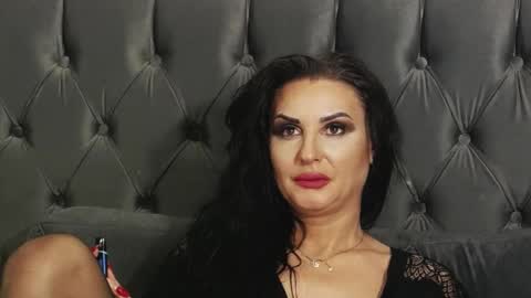 Snapshot of ericarosse chatting on 01/24/25, 08:32 Erica online show from 01/24/25, 08:32