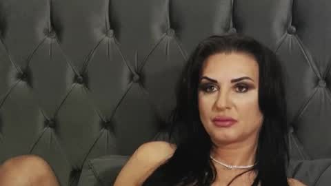 Snapshot of ericarosse chatting on 02/07/25, 07:59 Erica online show from 02/07/25, 07:59