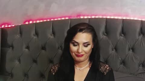 Snapshot of ericarosse chatting on 02/08/25, 10:51 Erica online show from 02/08/25, 10:51