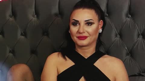 Snapshot of ericarosse chatting on 02/12/25, 08:07 Erica online show from 02/12/25, 08:07