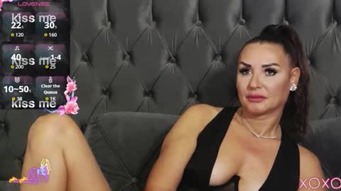 Snapshot of ericarosse chatting on 09/18/25, 08:11 Erica online show from 09/18/25, 08:11