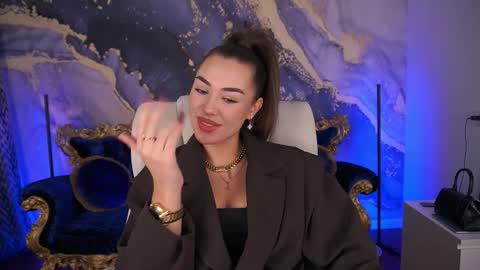 Erica online show from 09/17/25, 05:53