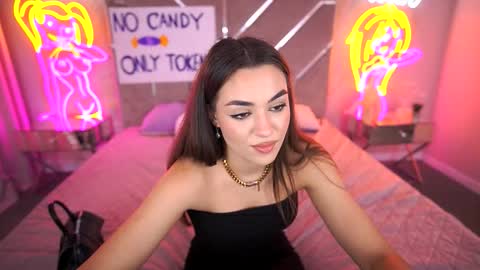 Erica online show from 11/04/25, 03:44