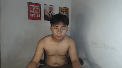Snapshot of erick_cummer30 chatting on 04/21/26, 12:12 erick_cummer30 online show from 04/21/26, 12:12
