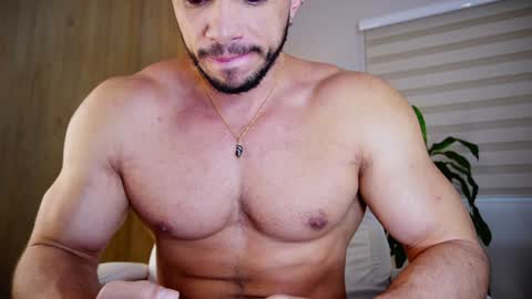 Erick Thompson online show from 01/11/25, 06:12