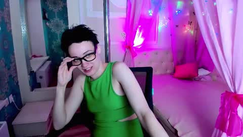 Ericka online show from 11/30/25, 05:39