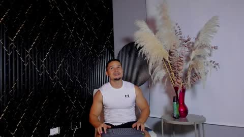 Snapshot of erickdowell chatting on 02/09/25, 02:38 Erick online show from 02/09/25, 02:38