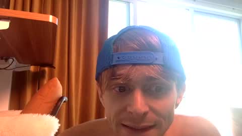 Snapshot of ericsaurus chatting on 06/22/26, 05:43 EWW online show from 06/22/26, 05:43