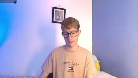 Snapshot of erik_golden_ chatting on 05/16/26, 07:56 I am Erik online show from 05/16/26, 07:56