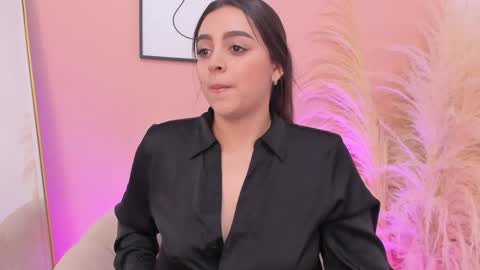 Snapshot of erika_mendez1 chatting on 01/11/25, 08:32 Erika Mendez online show from 01/11/25, 08:32