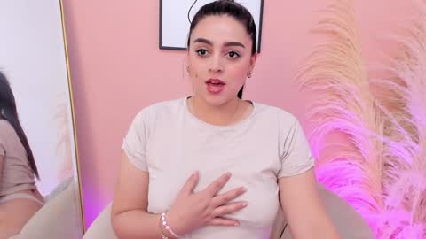 Snapshot of erika_mendez1 chatting on 01/13/25, 08:26 Erika Mendez online show from 01/13/25, 08:26