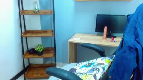 Snapshot of erika_stevens chatting on 12/28/24, 09:30 E R I K A - SAGITARIO..... online show from 12/28/24, 09:30