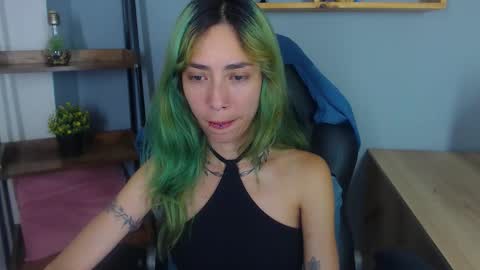 Snapshot of erika_stevens chatting on 11/14/25, 12:42 E R I K A - SAGITARIO..... online show from 11/14/25, 12:42