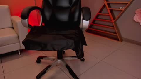 Erika Benz online show from 02/11/25, 02:35