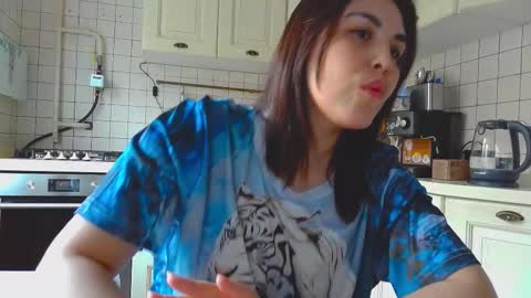 ErikaGloss online show from 11/17/25, 06:52