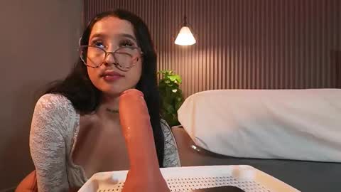 Eri  online show from 03/25/26, 07:42