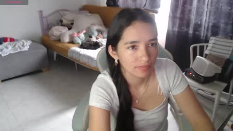 erina_1 online show from 04/17/26, 05:27