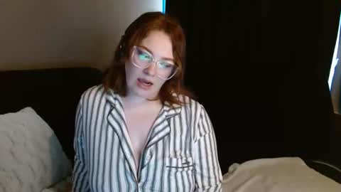 Erinlove online show from 11/12/25, 05:24
