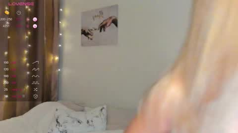 Elina online show from 09/28/25, 05:29