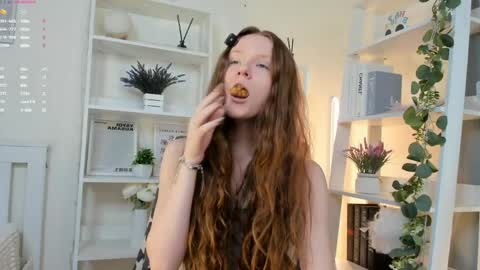 Sofia online show from 04/09/26, 08:53