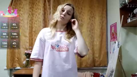 Snapshot of erlinefisk chatting on 11/25/25, 01:33 Amelie online show from 11/25/25, 01:33