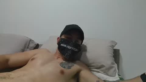 Snapshot of erneangel93 chatting on 02/20/25, 02:51 Private open straight big uncut cock add my snap online show from 02/20/25, 02:51