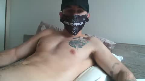 Snapshot of erneangel93 chatting on 02/20/25, 04:14 Private open straight big uncut cock add my snap online show from 02/20/25, 04:14