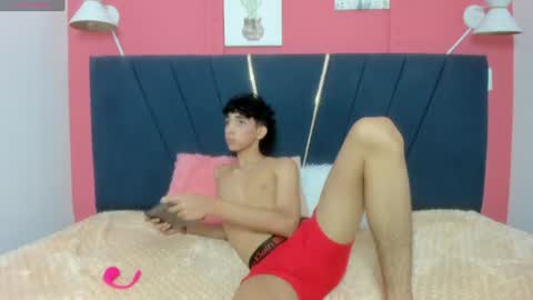 Snapshot of ero_boy40 chatting on 06/20/26, 04:59 ero_boy40 online show from 06/20/26, 04:59