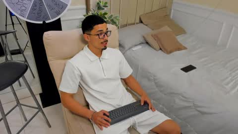 eros_becker_ online show from 03/30/26, 12:44