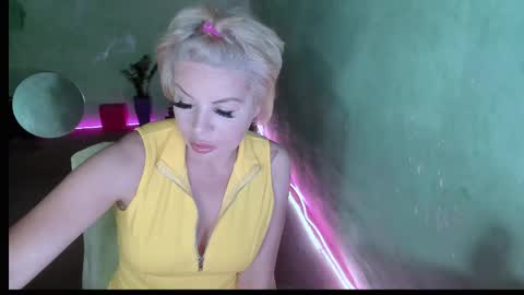 Snapshot of erotic_dessire chatting on 04/23/26, 06:54 Eve online show from 04/23/26, 06:54