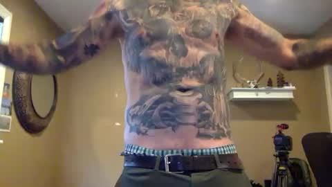 Snapshot of eroticcloseups chatting on 01/02/25, 05:39 Erotic CloseUps online show from 01/02/25, 05:39