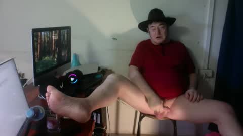 Snapshot of eroticon_6 chatting on 10/19/25, 04:02 Tom Delaney online show from 10/19/25, 04:02