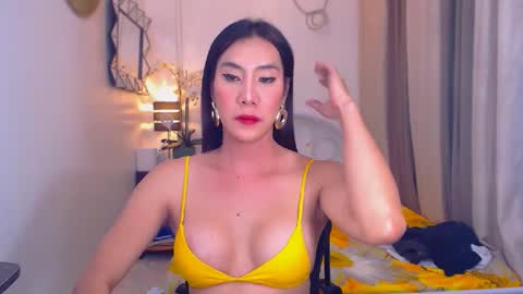 Snapshot of ervanamorge chatting on 02/16/25, 10:10 Ervana online show from 02/16/25, 10:10