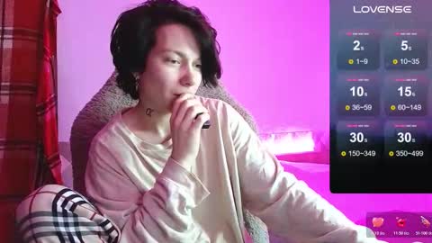 esajukyy online show from 11/24/25, 11:21