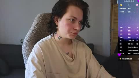 esajukyy online show from 04/14/26, 04:40